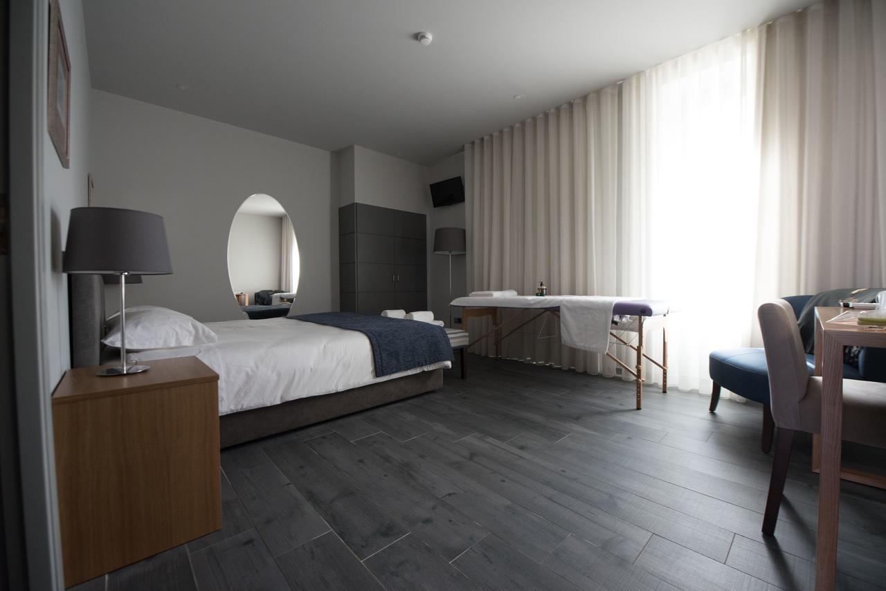 8 Villas Hotel Santo Tirso Exterior photo